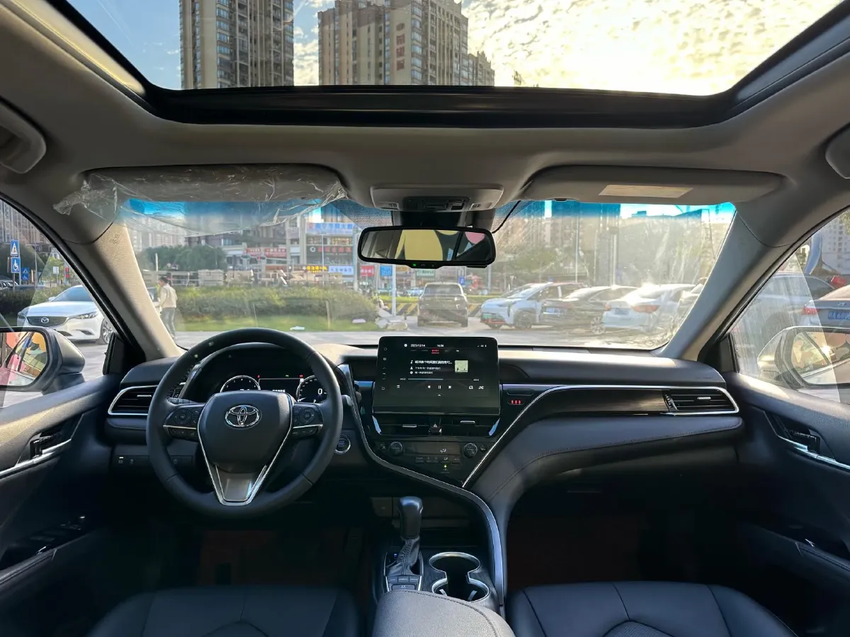 2021 Toyota Camry 2.5L 209HP L4 8AT,autocango,china used car exporter,china ev exporter,chinese used car exporter,chinese used ev exporter