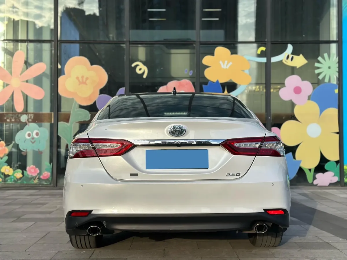2021 Toyota Camry 2.5L 209HP L4 8AT,autocango,china used car exporter,china ev exporter,chinese used car exporter,chinese used ev exporter
