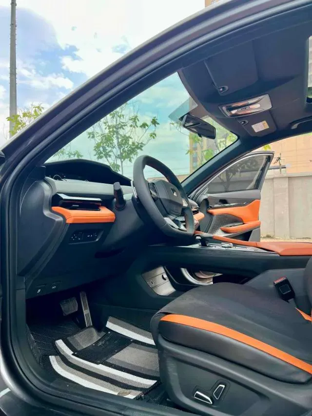 2022 ChangAn UNI-V 2.0T 233HP L4 8AT,autocango,china used car exporter,china ev exporter,chinese used car exporter,chinese used ev exporter