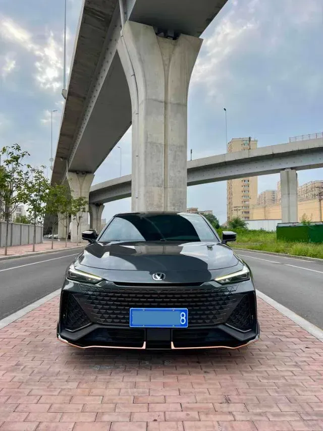 2022 ChangAn UNI-V 2.0T 233HP L4 8AT,autocango,china used car exporter,china ev exporter,chinese used car exporter,chinese used ev exporter