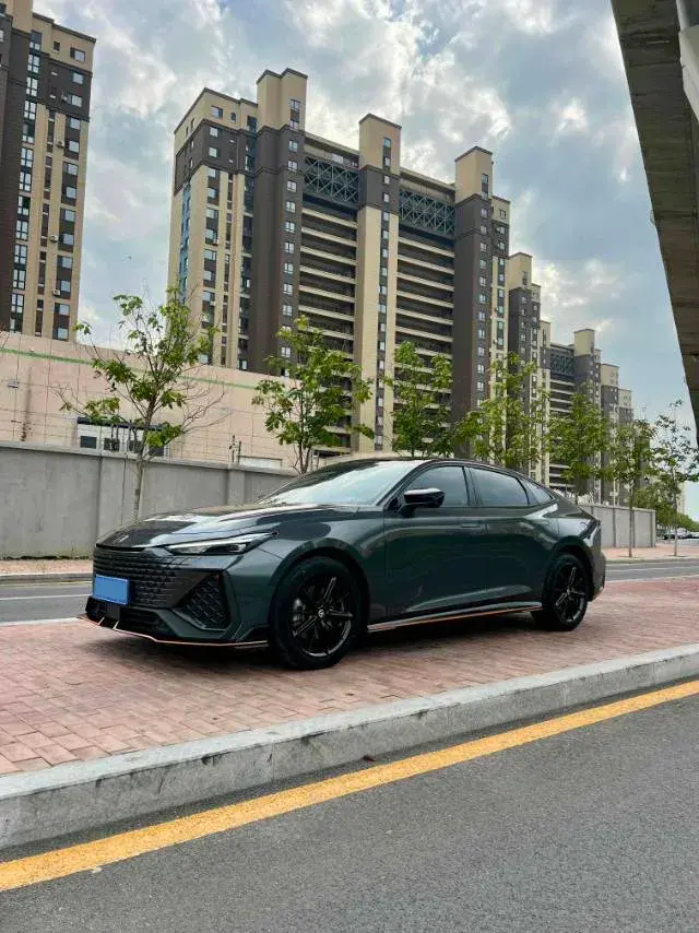 2022 ChangAn UNI-V 2.0T 233HP L4 8AT