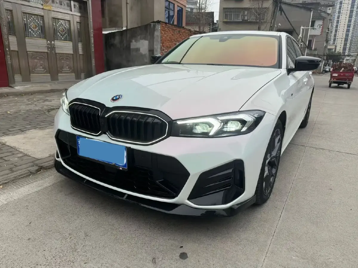 2025 BMW 3 Series 2.0T 245HP L4 8AT