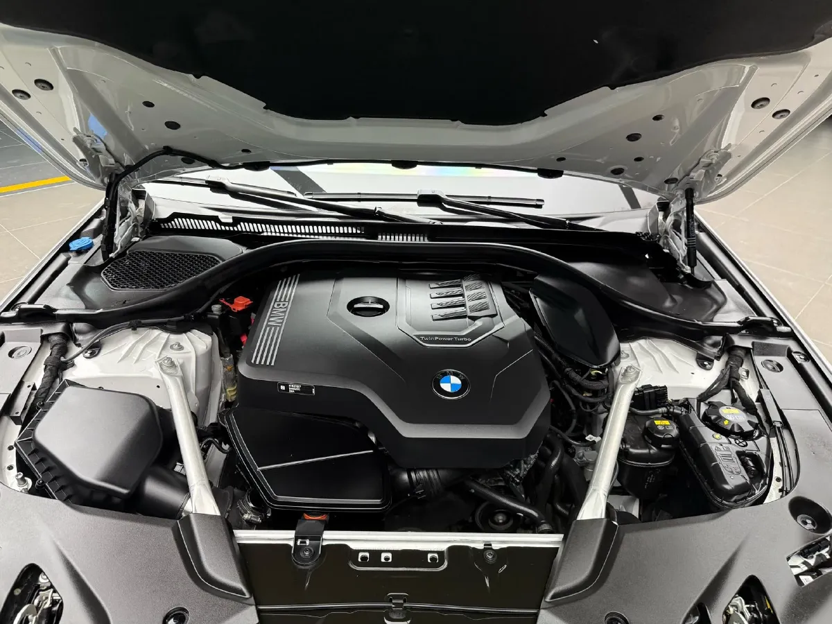 2023 BMW 5 Series 2.0T 245HP L4 8AT,autocango,china used car exporter,china ev exporter,chinese used car exporter,chinese used ev exporter