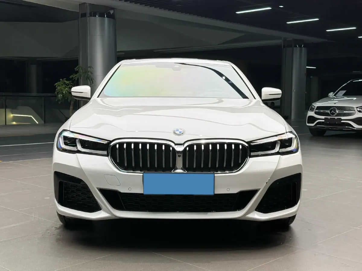 2023 BMW 5 Series 2.0T 245HP L4 8AT,autocango,china used car exporter,china ev exporter,chinese used car exporter,chinese used ev exporter