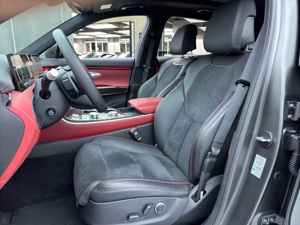 2025 Genesis GV70 2.5T 304HP L4 8AT,autocango,china used car exporter,china ev exporter,chinese used car exporter,chinese used ev exporter