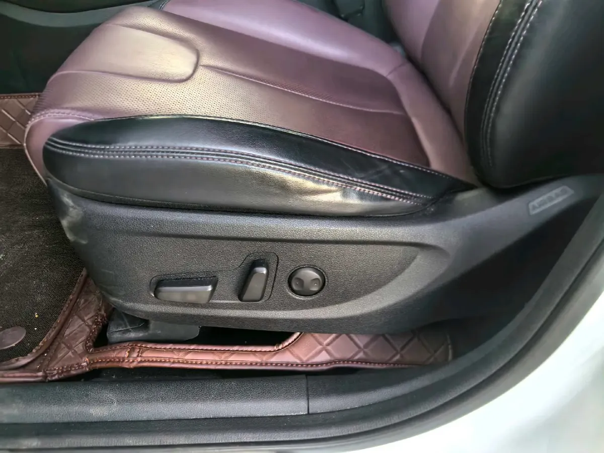 2021 Ford New Era Transit 2.2T 140HP L4 6AMT,autocango,china used car exporter,china ev exporter,chinese used car exporter,chinese used ev exporter