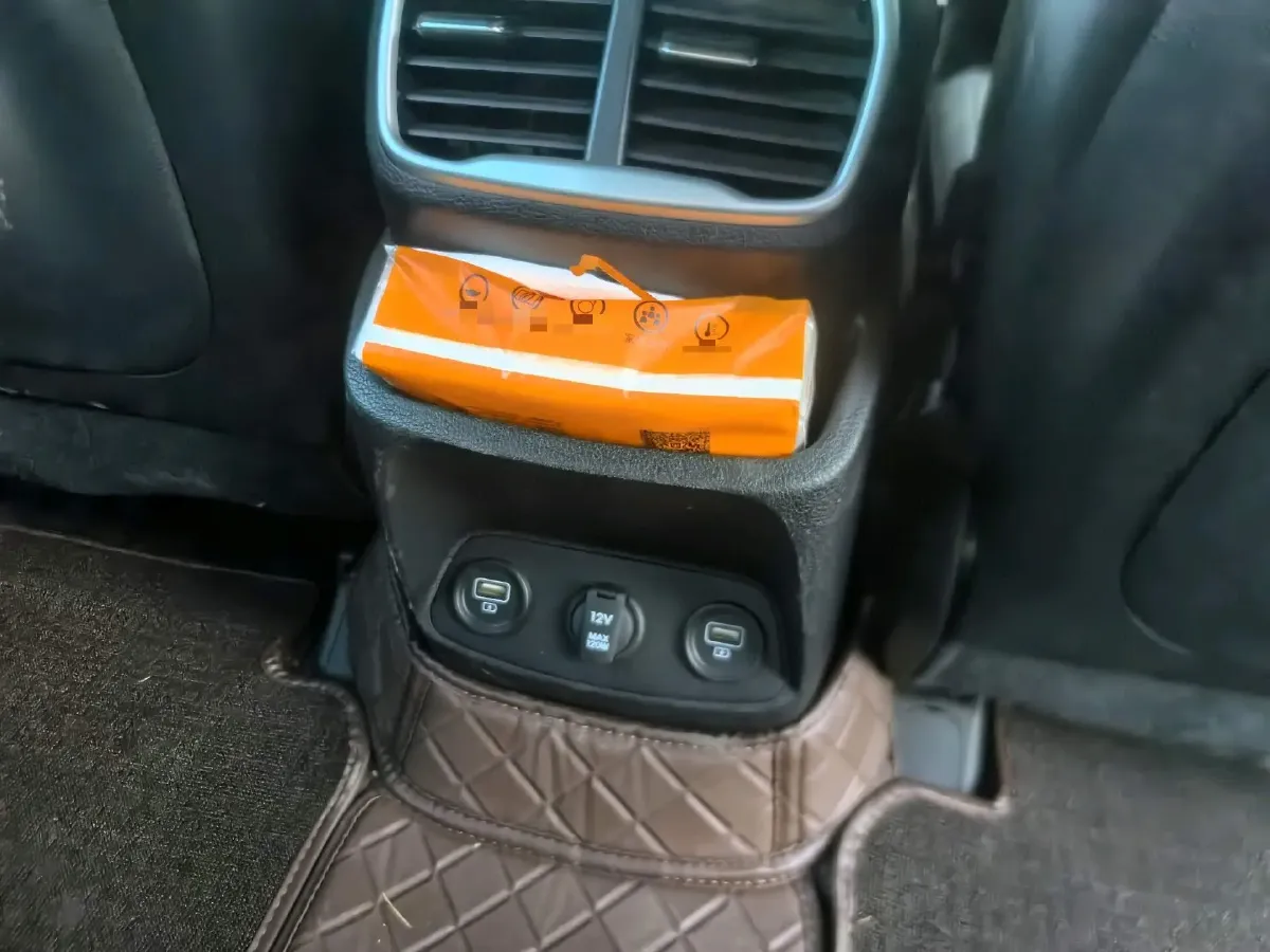 2021 Ford New Era Transit 2.2T 140HP L4 6AMT,autocango,china used car exporter,china ev exporter,chinese used car exporter,chinese used ev exporter