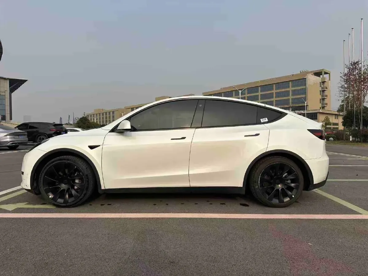 2022 Tesla Model Y BEV 60KWH,autocango,china used car exporter,china ev exporter,chinese used car exporter,chinese used ev exporter