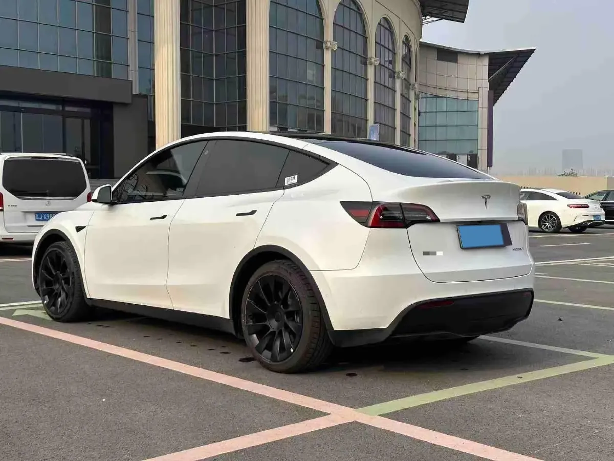 2022 Tesla Model Y BEV 60KWH,autocango,china used car exporter,china ev exporter,chinese used car exporter,chinese used ev exporter