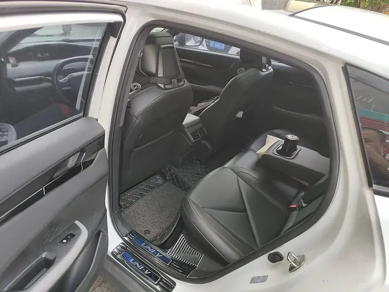 2022 ChangAn UNI-V 1.5T 188HP L4 7DCT,autocango,china used car exporter,china ev exporter,chinese used car exporter,chinese used ev exporter