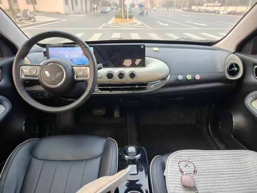 2023 WuLing BinGuo BEV 37.9KWH,autocango,china used car exporter,china ev exporter,chinese used car exporter,chinese used ev exporter