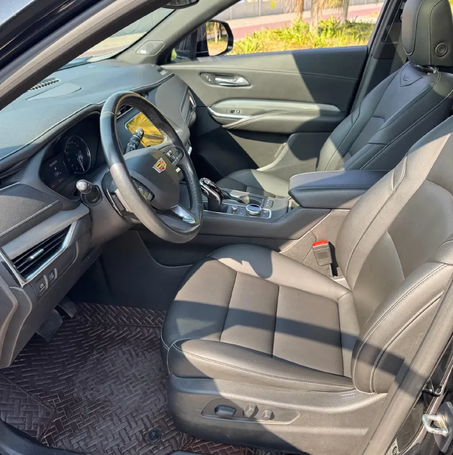 2021 Cadillac XT4 2.0T 237HP L4 9AT,autocango,china used car exporter,china ev exporter,chinese used car exporter,chinese used ev exporter