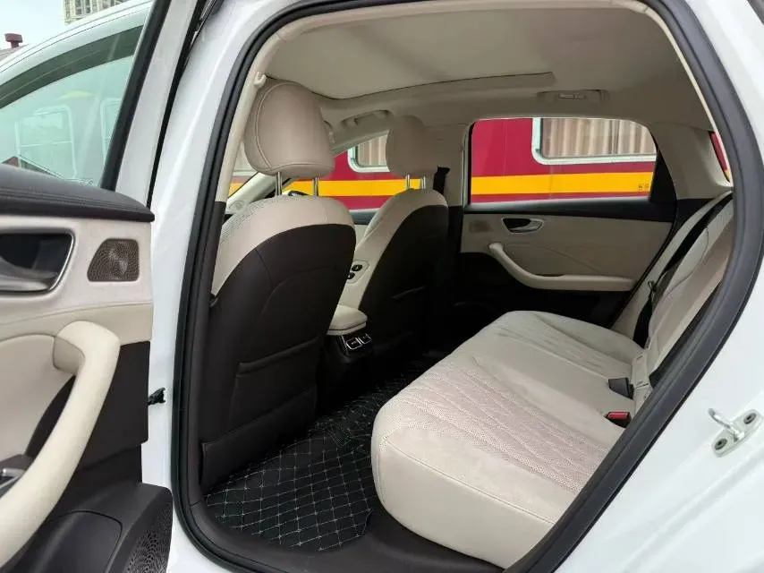2025 Roewe D7 1.5L 112HP L4 1DHT PHEV 19.7KWH,autocango,china used car exporter,china ev exporter,chinese used car exporter,chinese used ev exporter