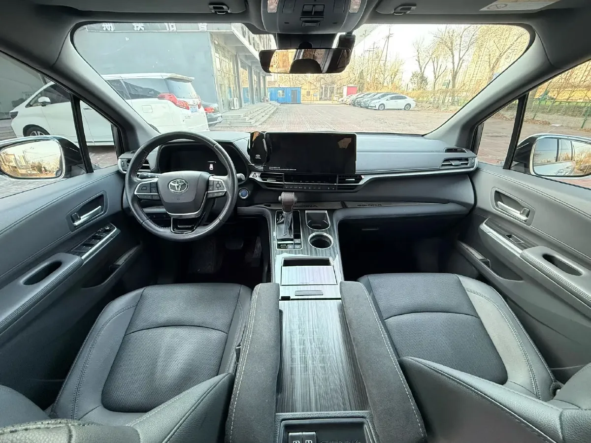 2023 Toyota Sienna 2.5L 189HP L4 E-CVT Hybrid,autocango,china used car exporter,china ev exporter,chinese used car exporter,chinese used ev exporter