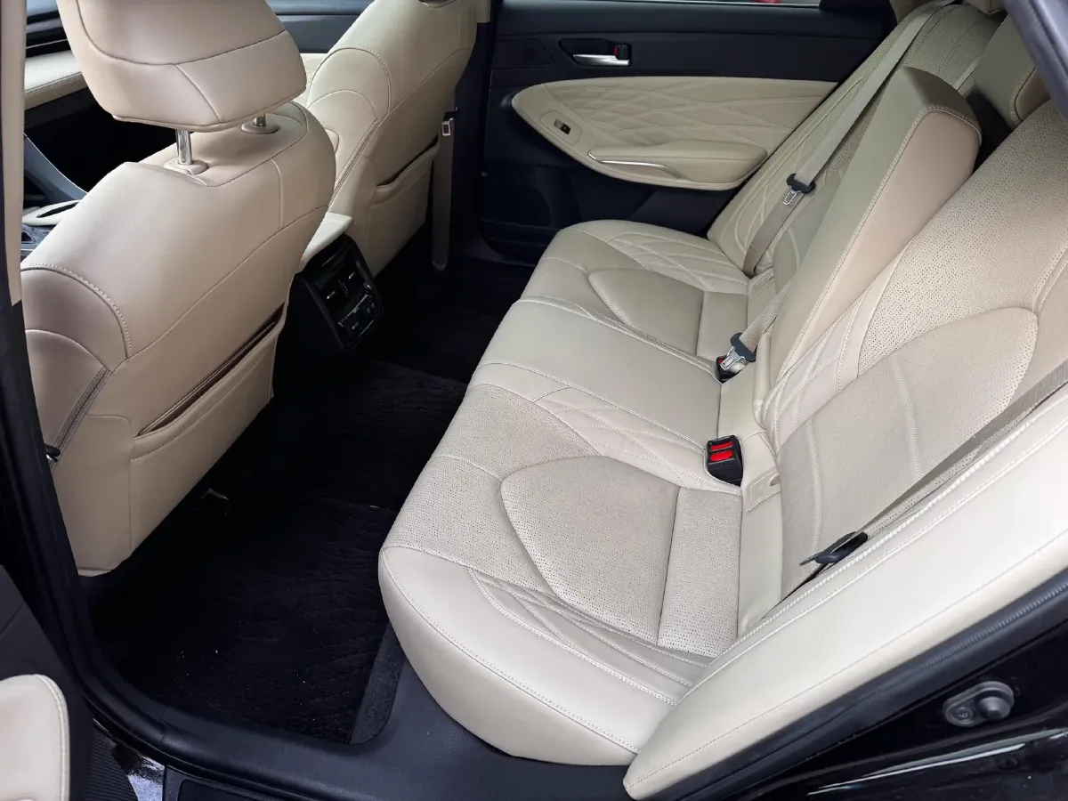 2019 Toyota Avalon 2.5L 209HP L4 8AT,autocango,china used car exporter,china ev exporter,chinese used car exporter,chinese used ev exporter