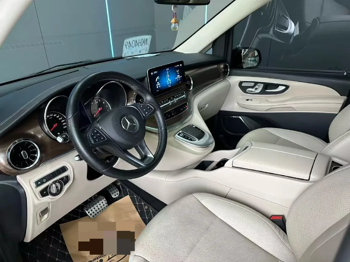 2020 Mercedes-Benz V Class 2.0T 211HP L4 9AT,autocango,china used car exporter,china ev exporter,chinese used car exporter,chinese used ev exporter