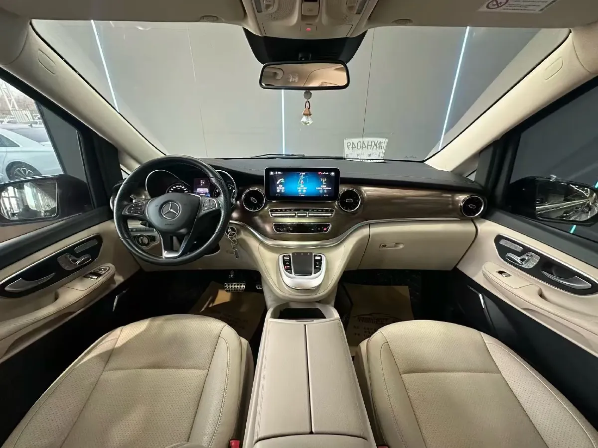 2020 Mercedes-Benz V Class 2.0T 211HP L4 9AT,autocango,china used car exporter,china ev exporter,chinese used car exporter,chinese used ev exporter