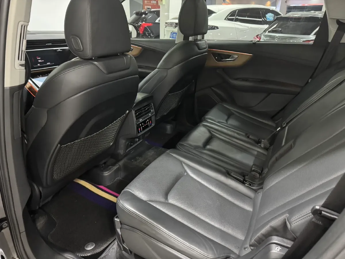 2023 Audi Q7 3.0T 340HP V6 8AT,autocango,china used car exporter,china ev exporter,chinese used car exporter,chinese used ev exporter