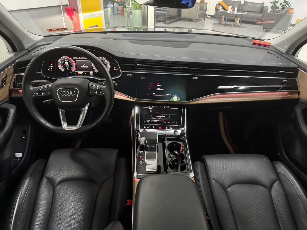 2023 Audi Q7 3.0T 340HP V6 8AT,autocango,china used car exporter,china ev exporter,chinese used car exporter,chinese used ev exporter