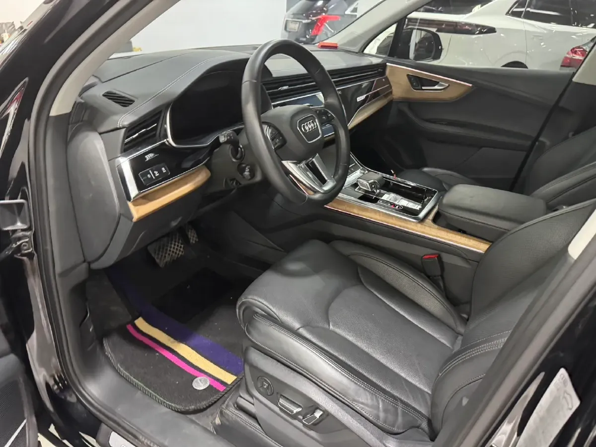 2023 Audi Q7 3.0T 340HP V6 8AT,autocango,china used car exporter,china ev exporter,chinese used car exporter,chinese used ev exporter