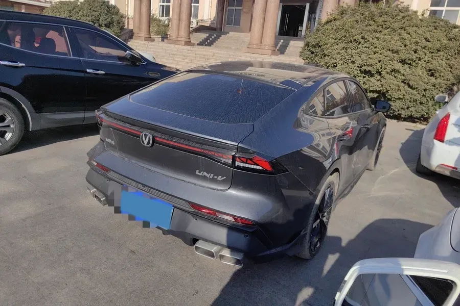 2024 ChangAn UNI-V 1.5T 188HP L4 7DCT,autocango,china used car exporter,china ev exporter,chinese used car exporter,chinese used ev exporter