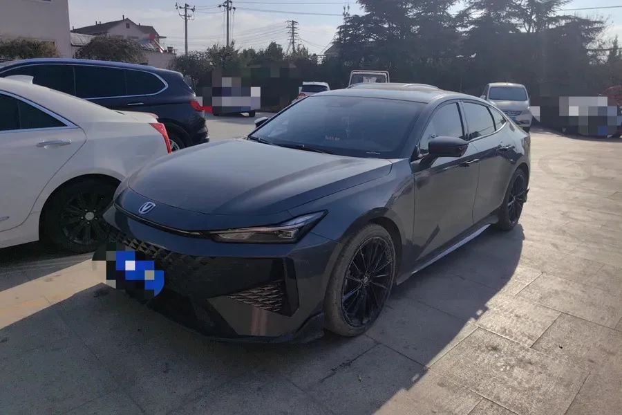 2024 ChangAn UNI-V 1.5T 188HP L4 7DCT,autocango,china used car exporter,china ev exporter,chinese used car exporter,chinese used ev exporter