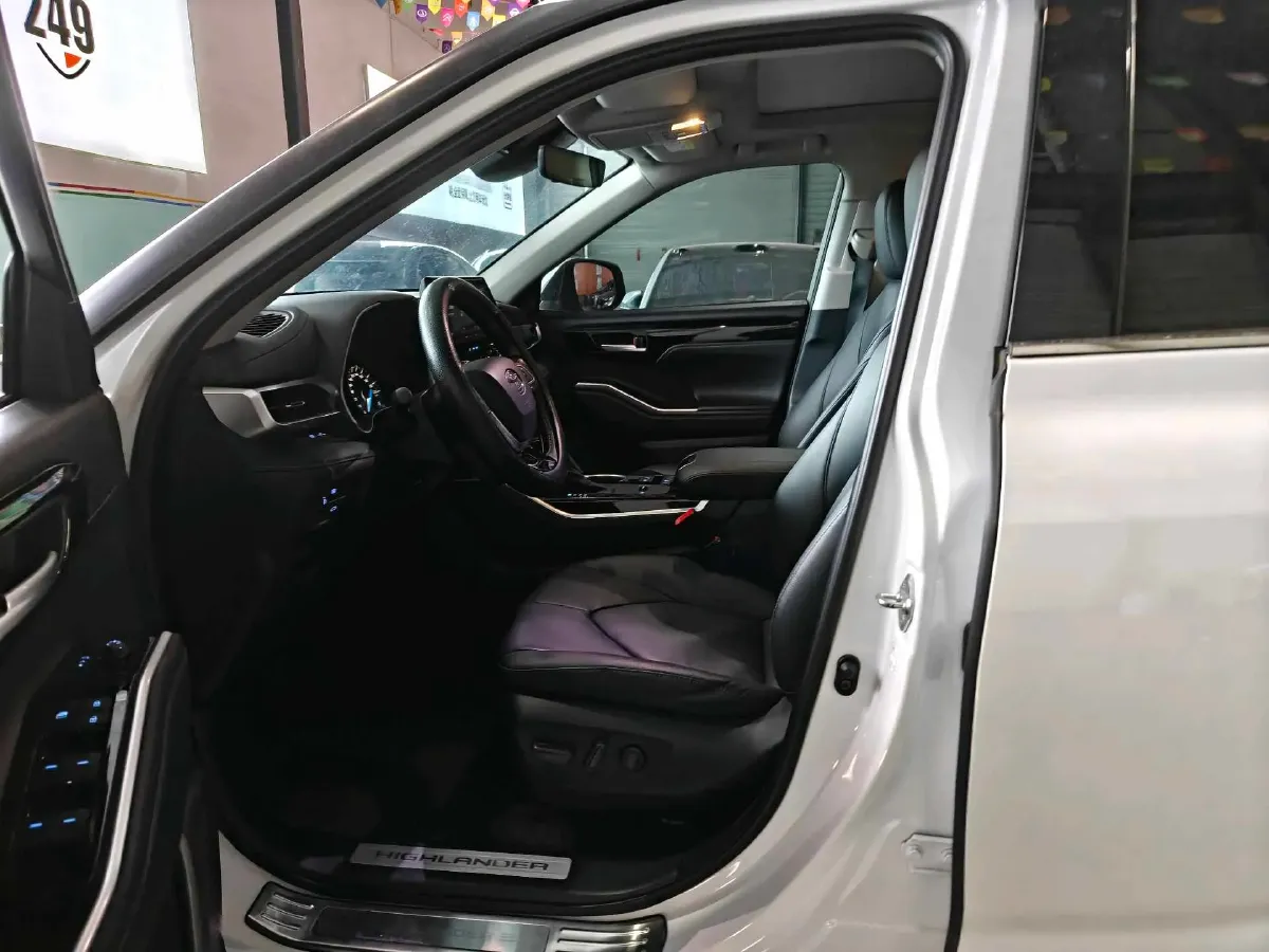 2022 Toyota Highlander 2.5L 192HP L4 E-CVT Hybrid,autocango,china used car exporter,china ev exporter,chinese used car exporter,chinese used ev exporter