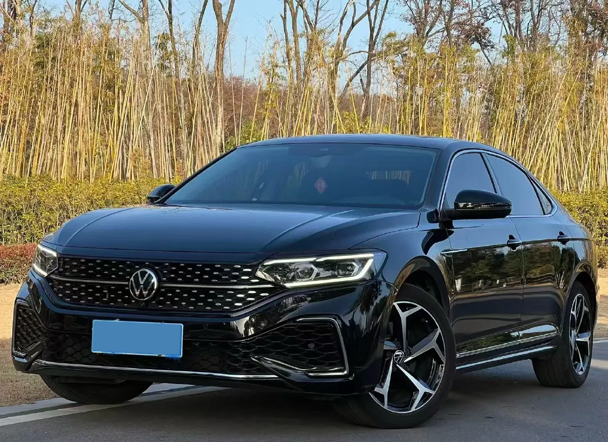 2023 Volkswagen Passat 2.0T 186HP L4 7DCT,autocango,china used car exporter,china ev exporter,chinese used car exporter,chinese used ev exporter