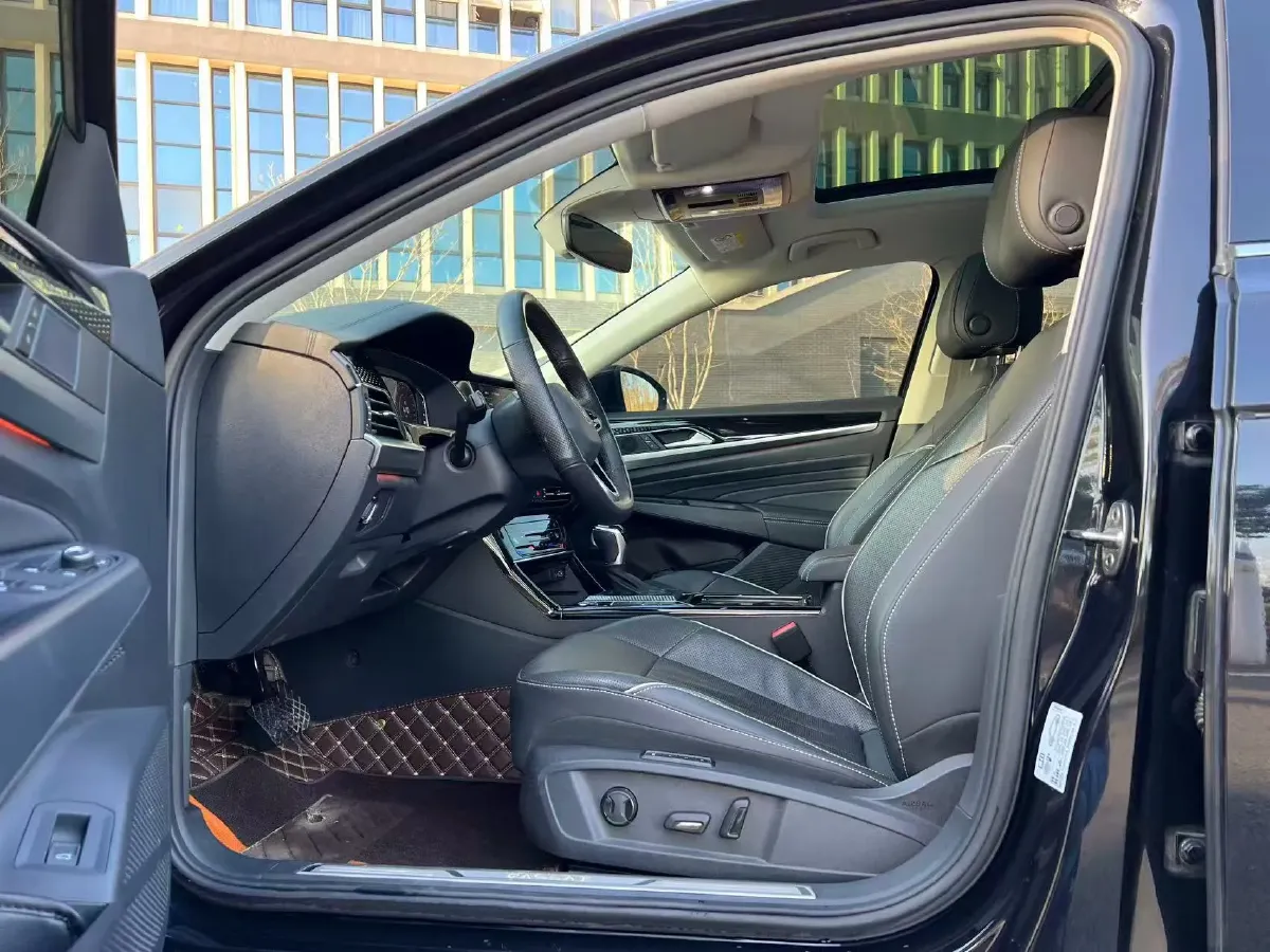 2023 Volkswagen Passat 2.0T 186HP L4 7DCT,autocango,china used car exporter,china ev exporter,chinese used car exporter,chinese used ev exporter