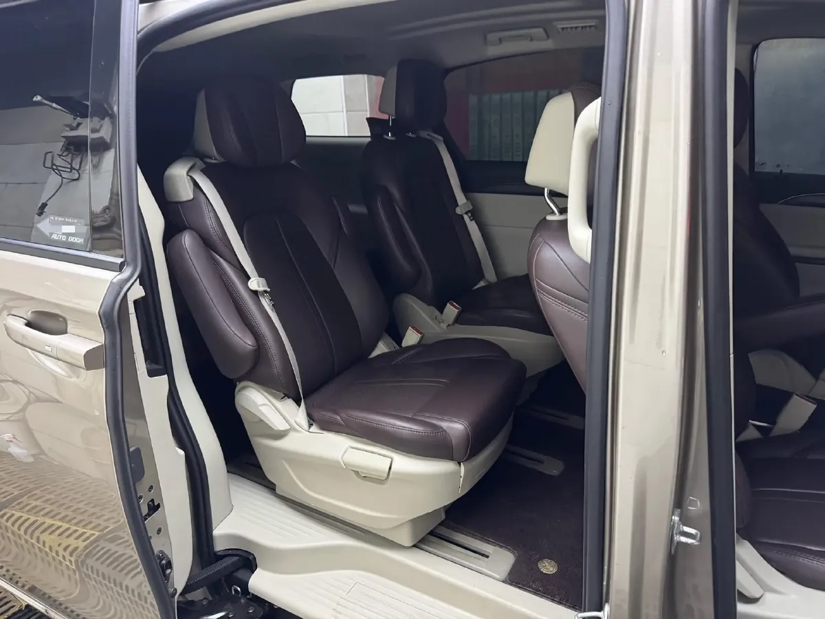 2023 Buick GL8 2.0T 237HP L4 9AT,autocango,china used car exporter,china ev exporter,chinese used car exporter,chinese used ev exporter