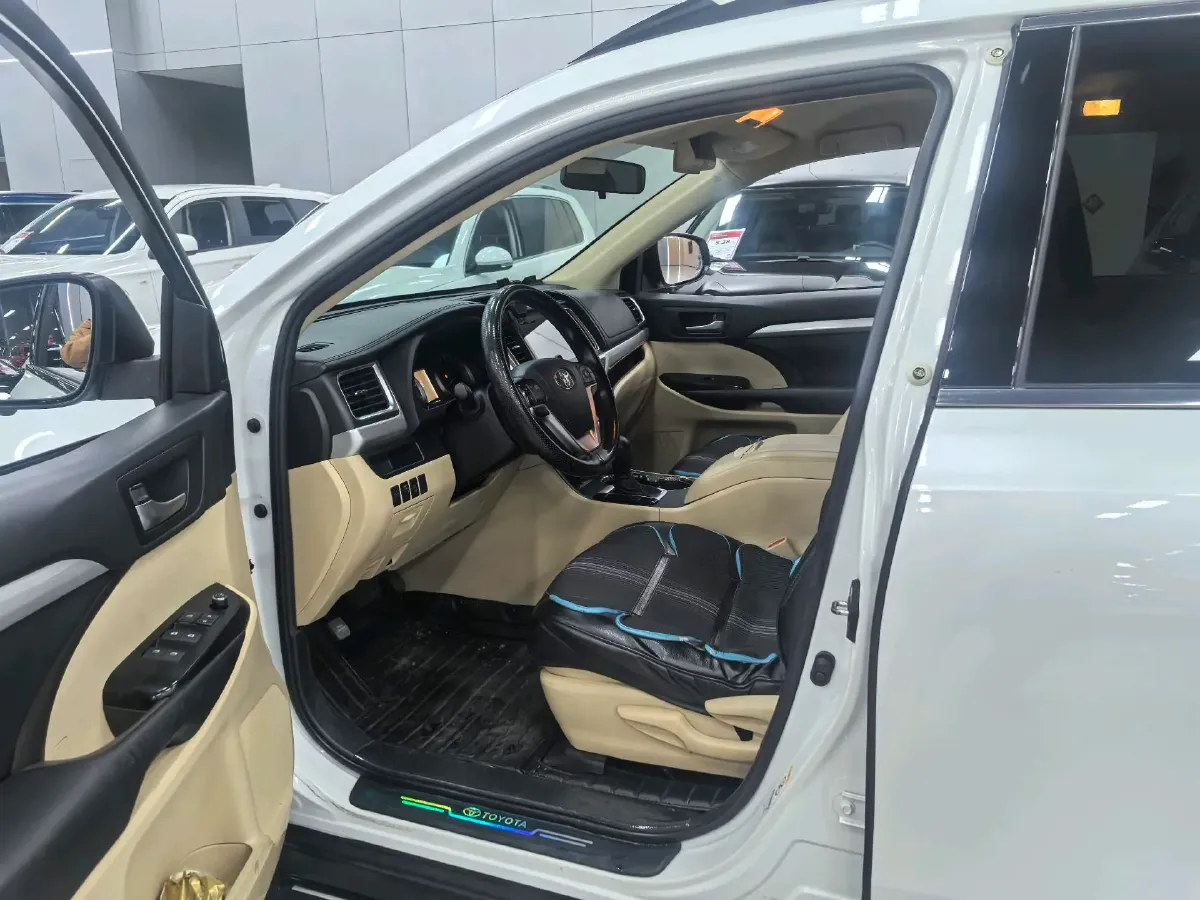 2021 Toyota Highlander 2.0T 220HP L4 6AT,autocango,china used car exporter,china ev exporter,chinese used car exporter,chinese used ev exporter