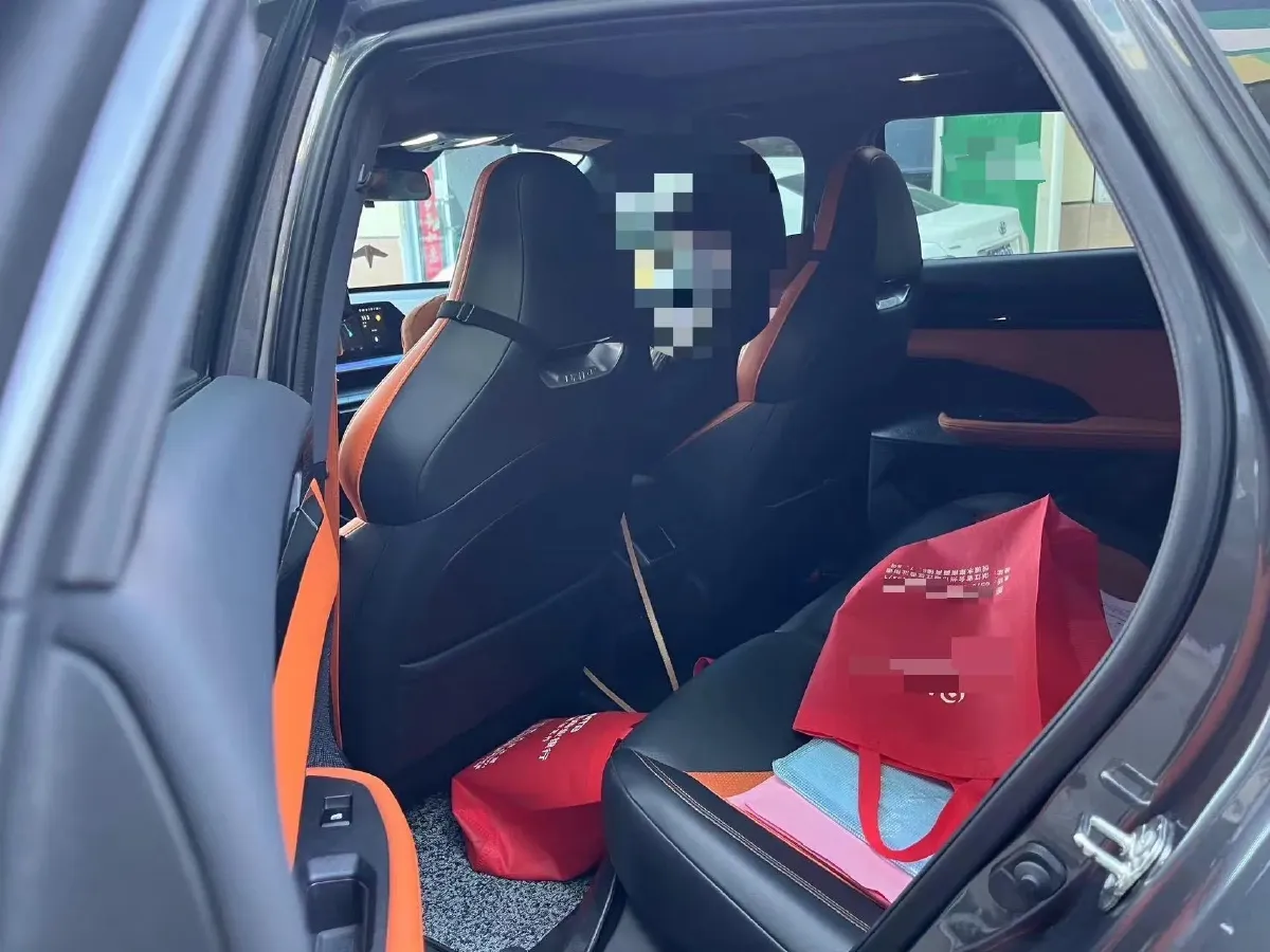 2023 ChangAn UNI-V 2.0T 233HP L4 8AT,autocango,china used car exporter,china ev exporter,chinese used car exporter,chinese used ev exporter