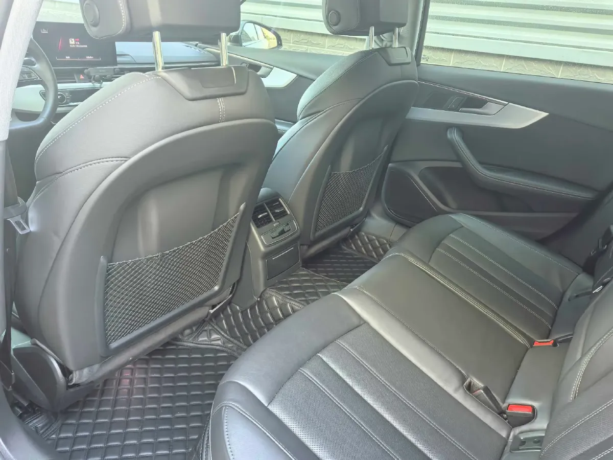 2022 Audi A4L 2.0T 190HP L4 7DCT,autocango,china used car exporter,china ev exporter,chinese used car exporter,chinese used ev exporter