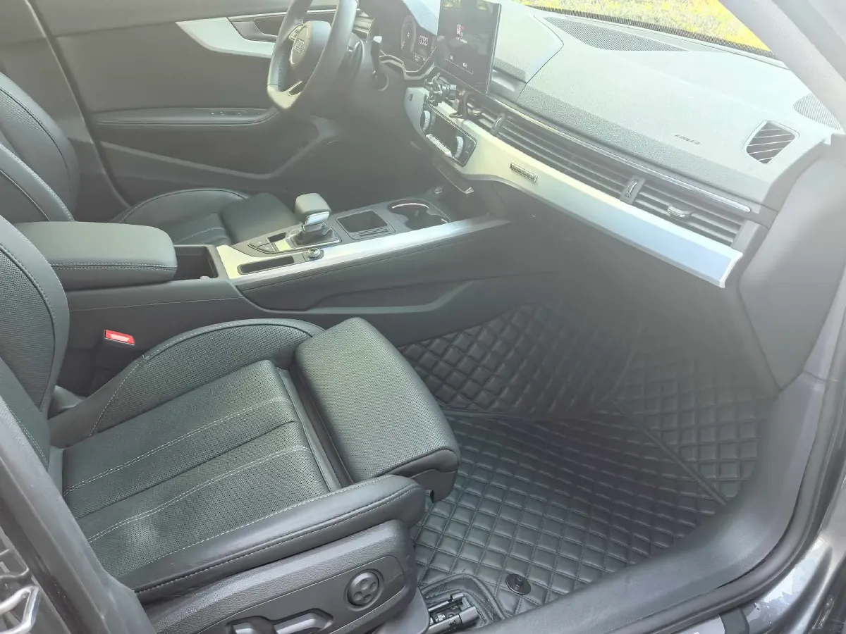 2022 Audi A4L 2.0T 190HP L4 7DCT,autocango,china used car exporter,china ev exporter,chinese used car exporter,chinese used ev exporter