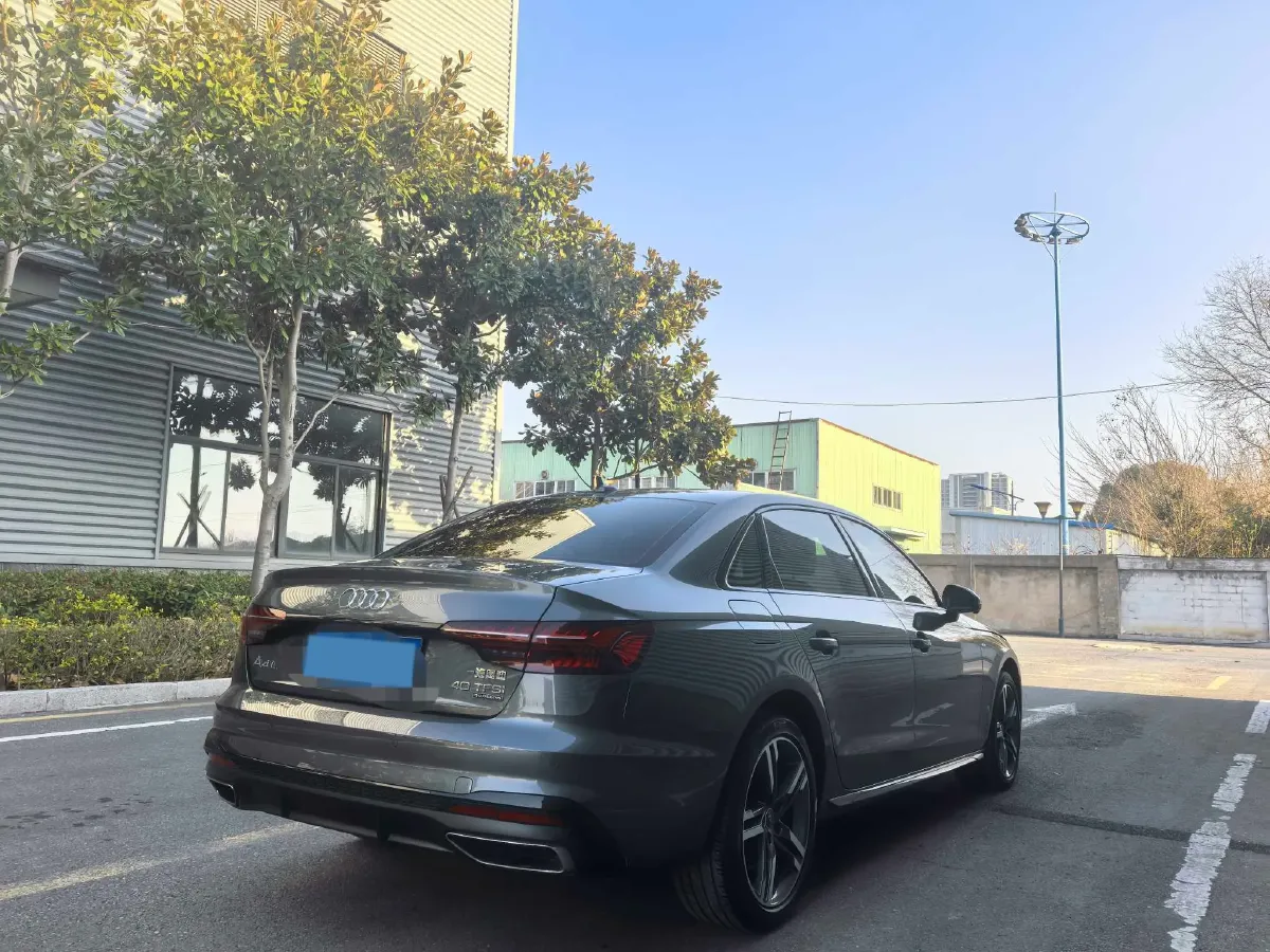 2022 Audi A4L 2.0T 190HP L4 7DCT,autocango,china used car exporter,china ev exporter,chinese used car exporter,chinese used ev exporter