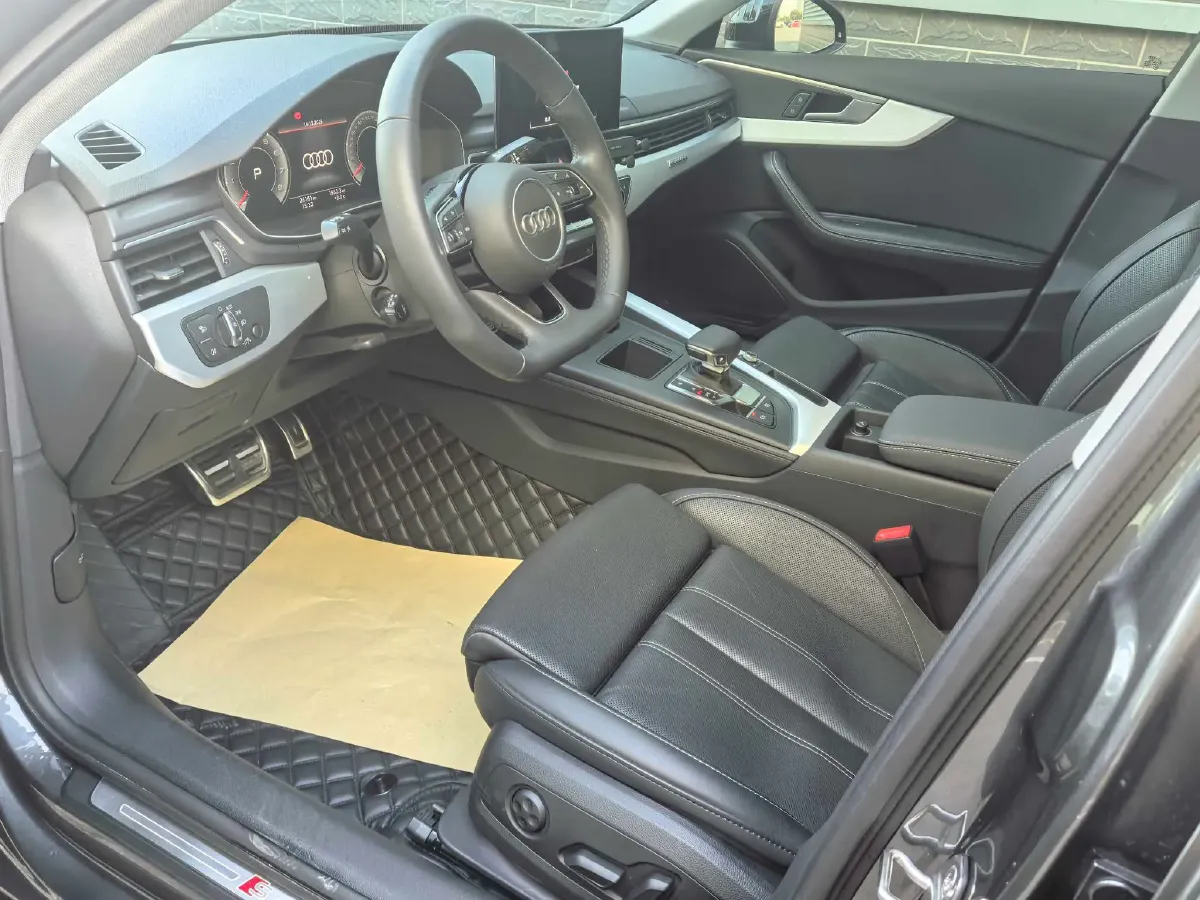 2022 Audi A4L 2.0T 190HP L4 7DCT,autocango,china used car exporter,china ev exporter,chinese used car exporter,chinese used ev exporter