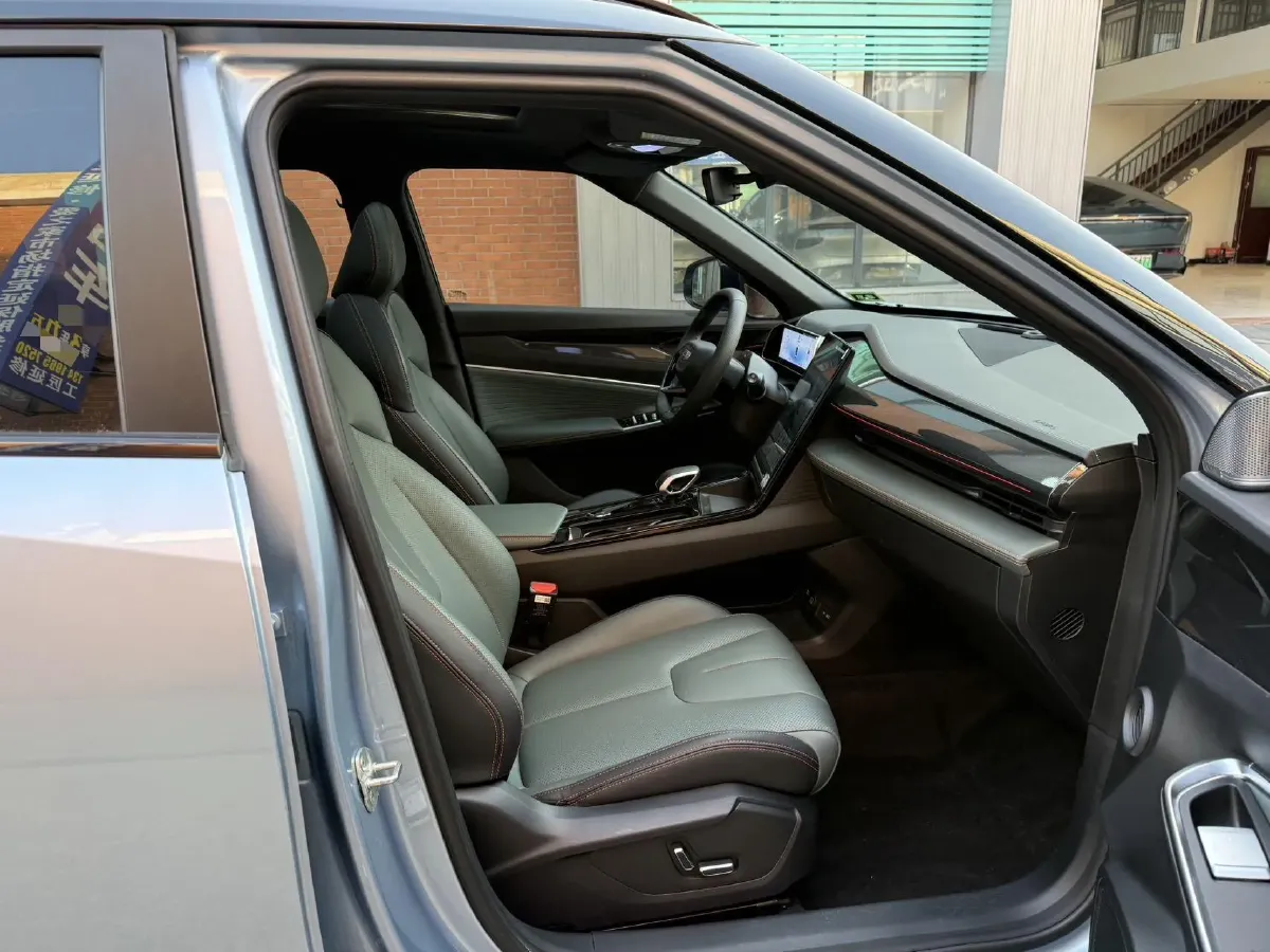 2024 Geely Azkarra 1.5T 181HP L4 7DCT,autocango,china used car exporter,china ev exporter,chinese used car exporter,chinese used ev exporter