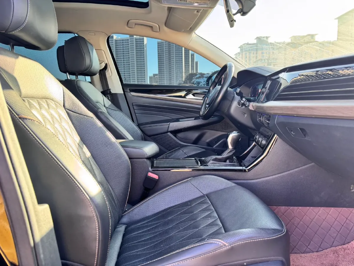 2019 Volkswagen Passat 2.0T 186HP L4 7DCT,autocango,china used car exporter,china ev exporter,chinese used car exporter,chinese used ev exporter