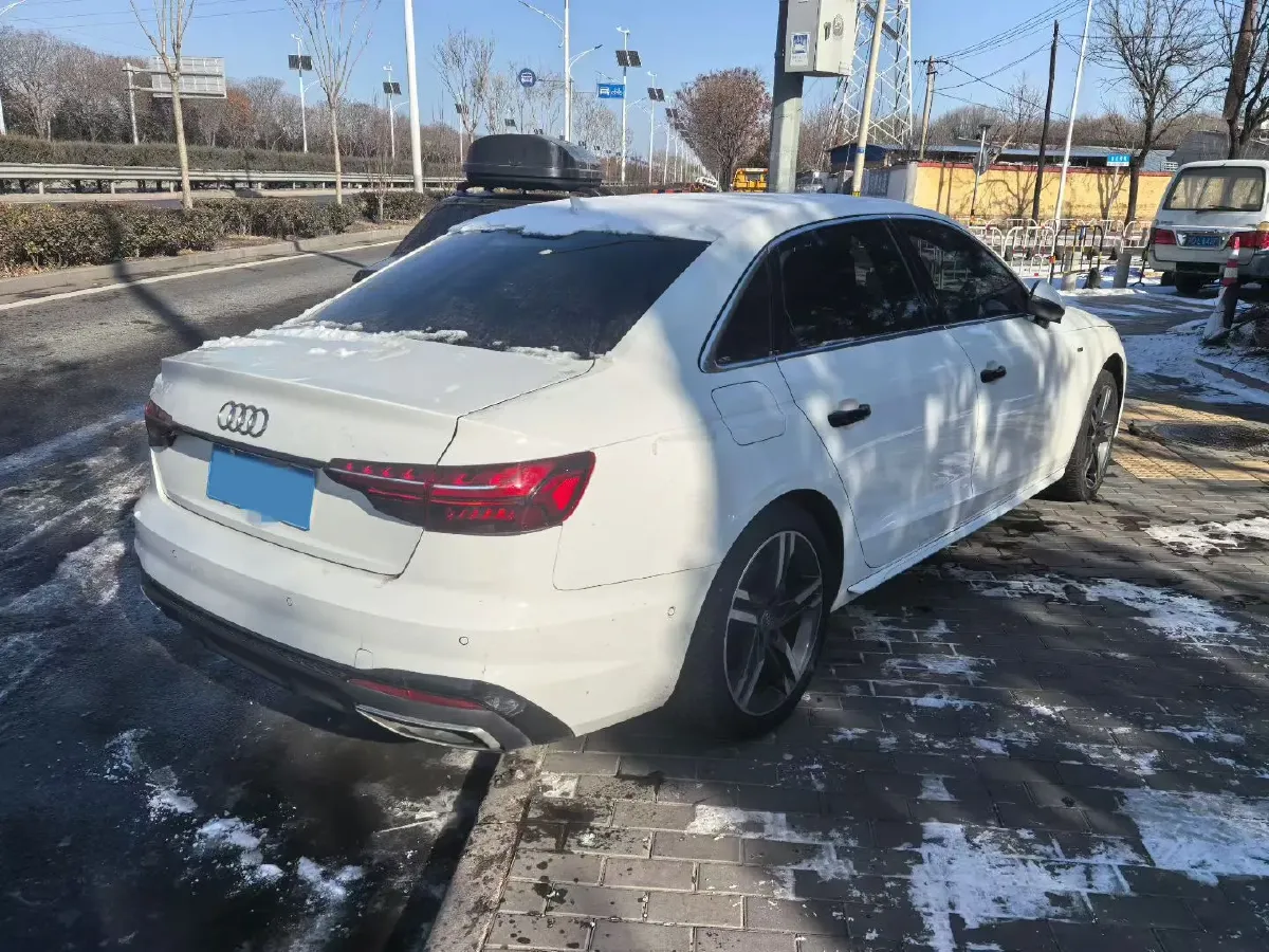 2022 Audi A4L 2.0T 190HP L4 7DCT,autocango,china used car exporter,china ev exporter,chinese used car exporter,chinese used ev exporter