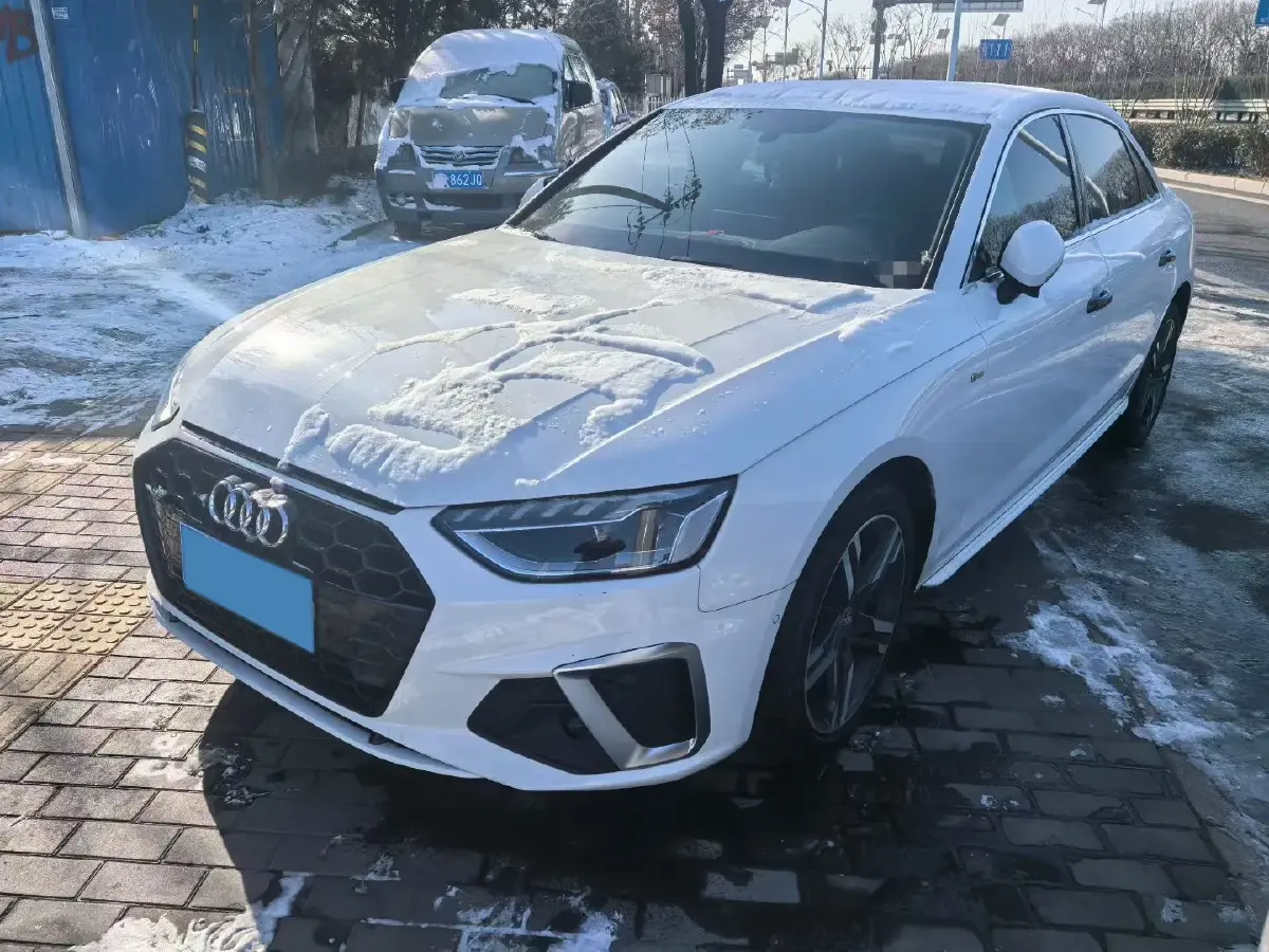 2022 Audi A4L 2.0T 190HP L4 7DCT