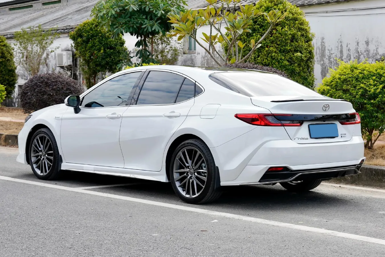 2024 Toyota Camry 2.0L 152HP L4 E-CVT Hybrid,autocango,china used car exporter,china ev exporter,chinese used car exporter,chinese used ev exporter