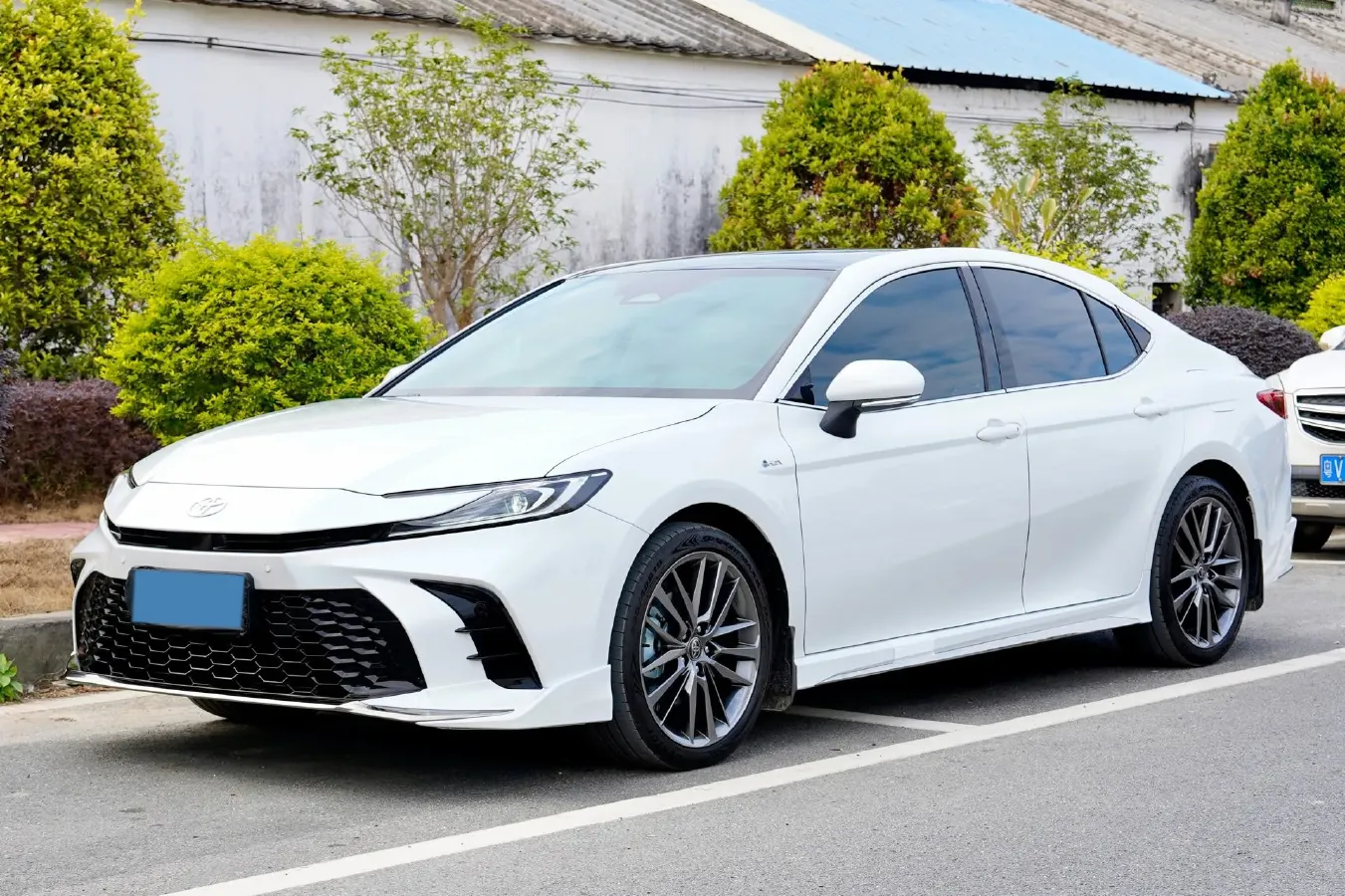 2024 Toyota Camry 2.0L 152HP L4 E-CVT Hybrid,autocango,china used car exporter,china ev exporter,chinese used car exporter,chinese used ev exporter