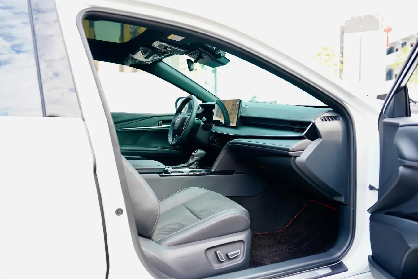 2024 Toyota Camry 2.0L 152HP L4 E-CVT Hybrid,autocango,china used car exporter,china ev exporter,chinese used car exporter,chinese used ev exporter