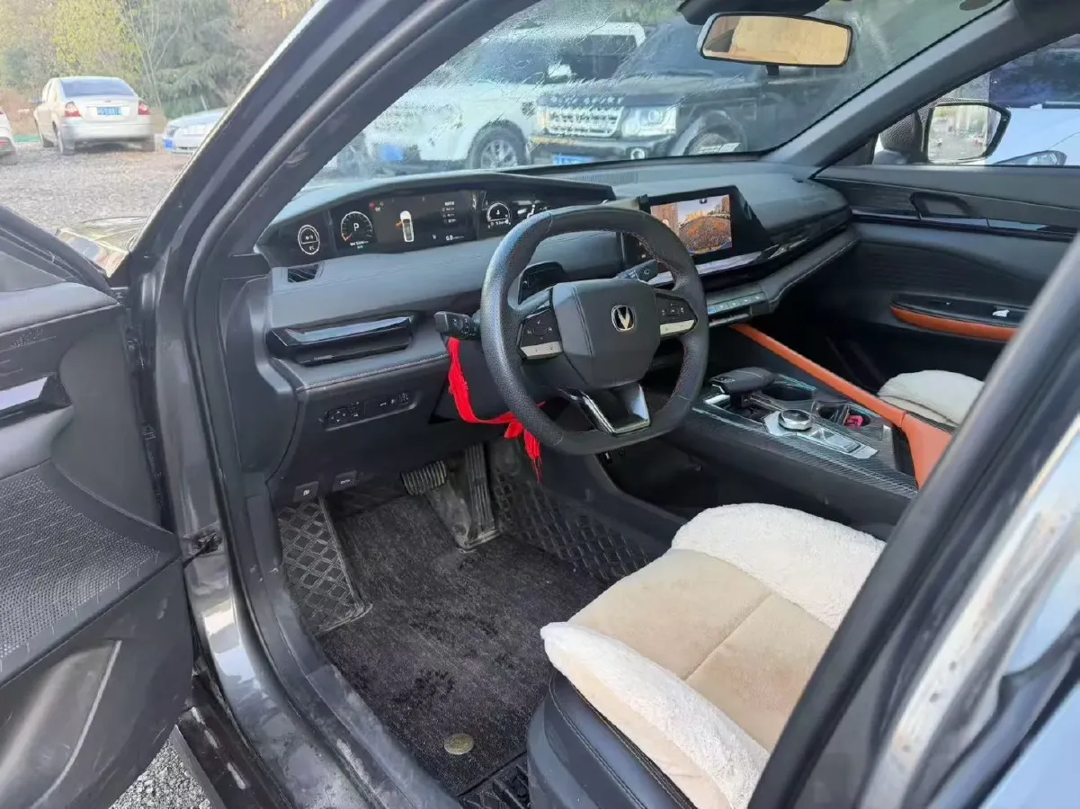 2022 ChangAn UNI-V 1.5T 188HP L4 7DCT,autocango,china used car exporter,china ev exporter,chinese used car exporter,chinese used ev exporter