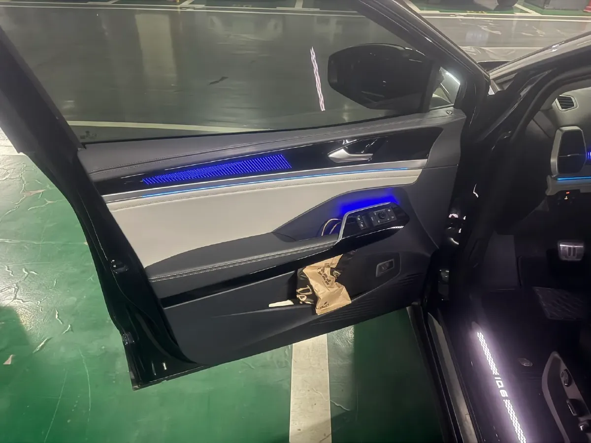 2021 Volkswagen ID.6 Crozz BEV 84.8KWH,autocango,china used car exporter,china ev exporter,chinese used car exporter,chinese used ev exporter