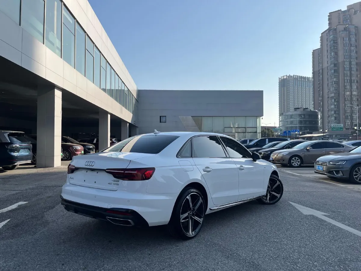 2024 Audi A4L 2.0T 190HP L4 7DCT,autocango,china used car exporter,china ev exporter,chinese used car exporter,chinese used ev exporter
