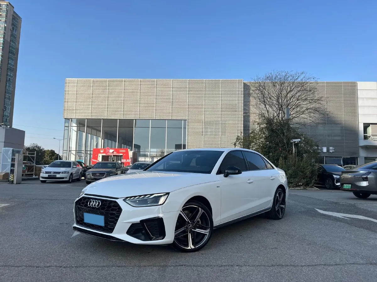 2024 Audi A4L 2.0T 190HP L4 7DCT,autocango,china used car exporter,china ev exporter,chinese used car exporter,chinese used ev exporter