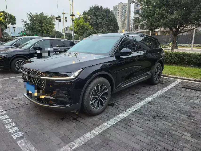 2025 Lincoln Nautilus 2.0T 261HP L4 8AT