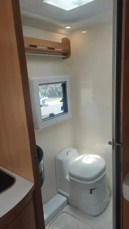 2018 Volkswagen Caravelle 2.0T 204HP L4 7DCT,autocango,china used car exporter,china ev exporter,chinese used car exporter,chinese used ev exporter