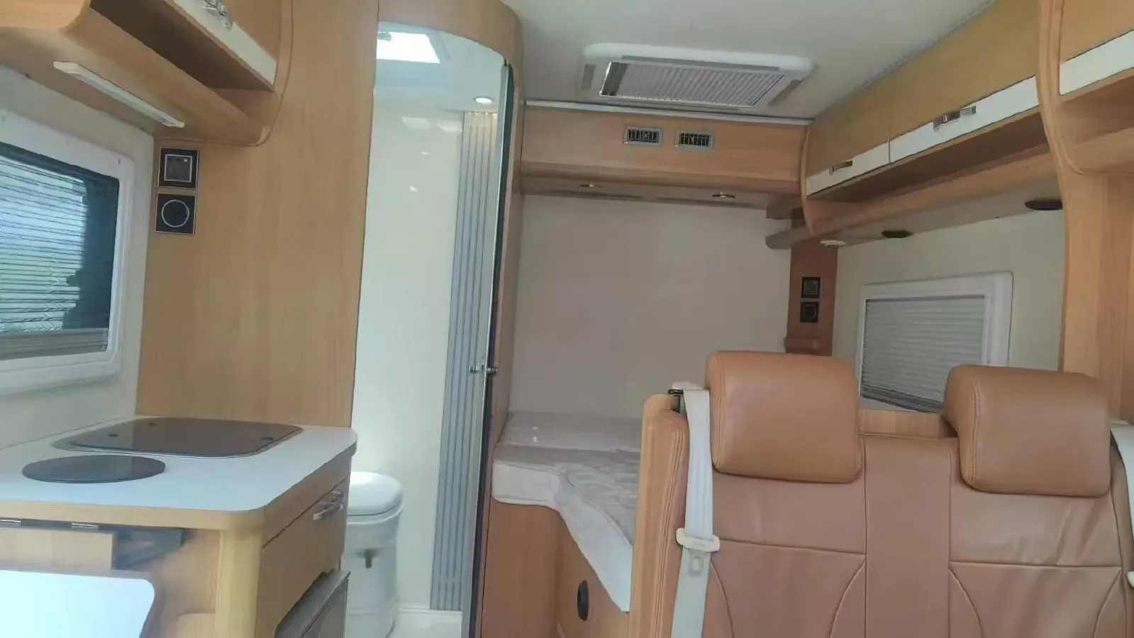 2018 Volkswagen Caravelle 2.0T 204HP L4 7DCT,autocango,china used car exporter,china ev exporter,chinese used car exporter,chinese used ev exporter